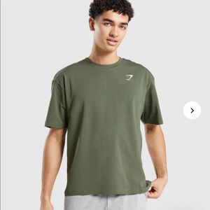 GYMSHARK ESSENTIAL OVERSIZED T-SHIRT MENS GREEN NWT IN PACKAGING
